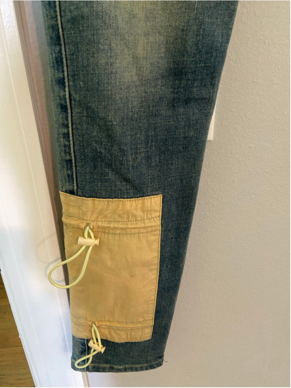 Serenade (Se' renade)jeans, Size 32" - Picture 4 of 9